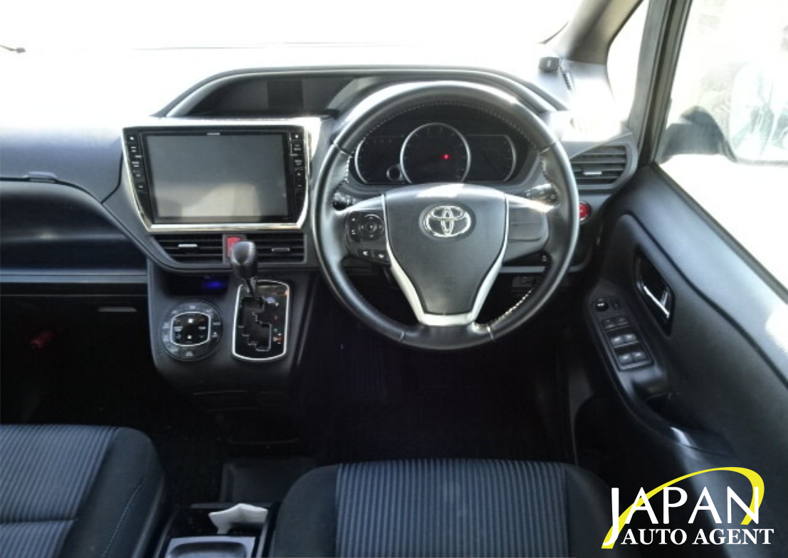 2015 TOYOTA VOXY