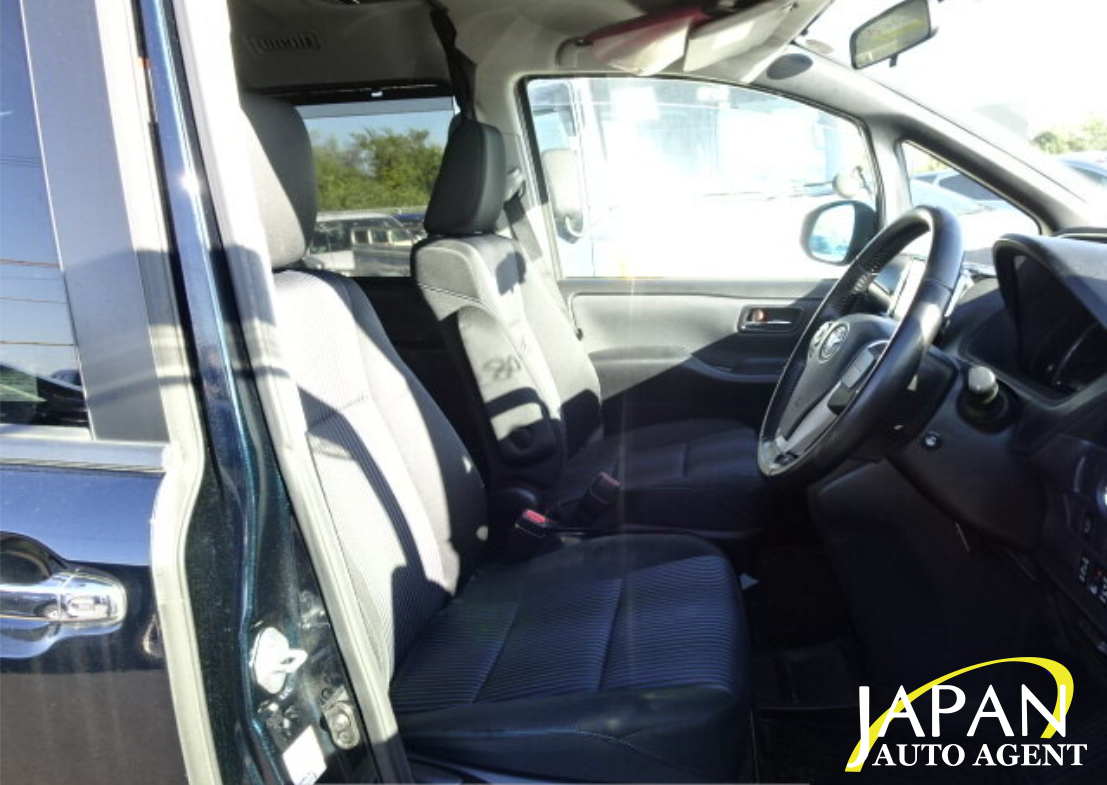 2015 TOYOTA VOXY