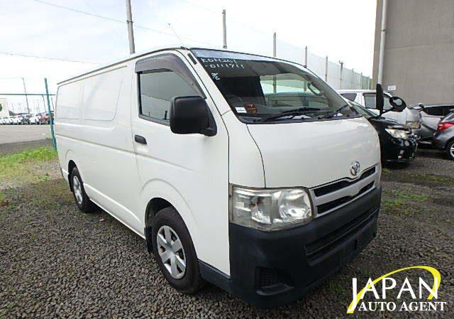 2013 TOYOTA HIACE VAN LONG DX