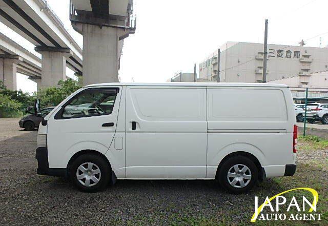 2013 TOYOTA HIACE VAN LONG DX