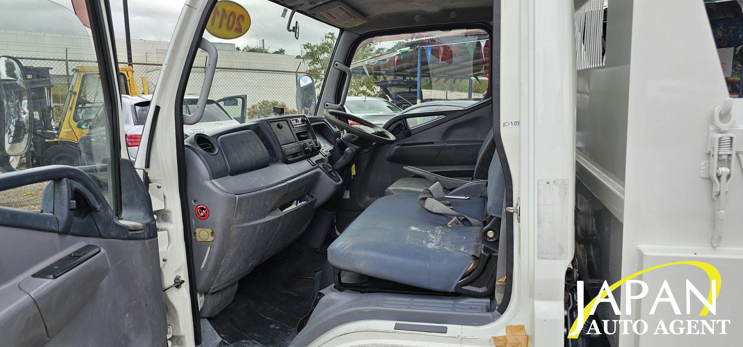 2011 MITSUBISHI CANTER