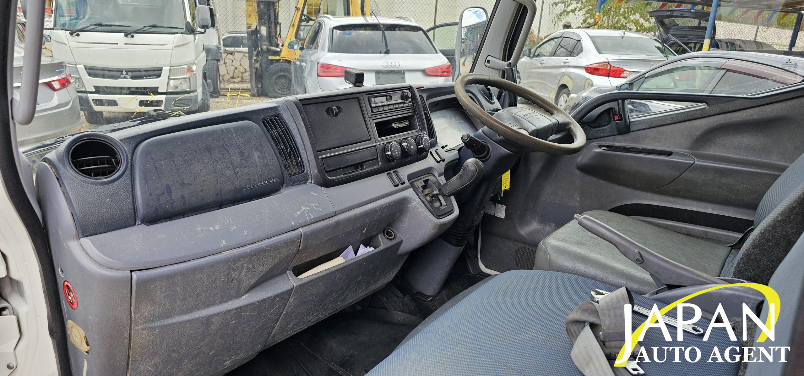 2011 MITSUBISHI CANTER