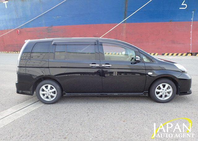 2015 TOYOTA ISIS PLATANA V