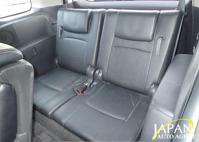 2015 TOYOTA ISIS PLATANA V