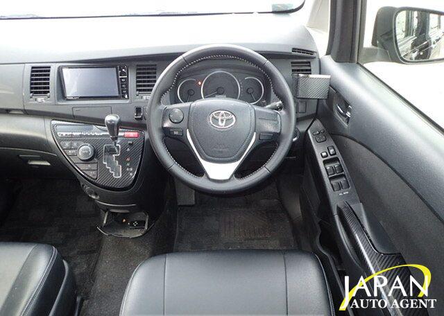 2015 TOYOTA ISIS PLATANA V