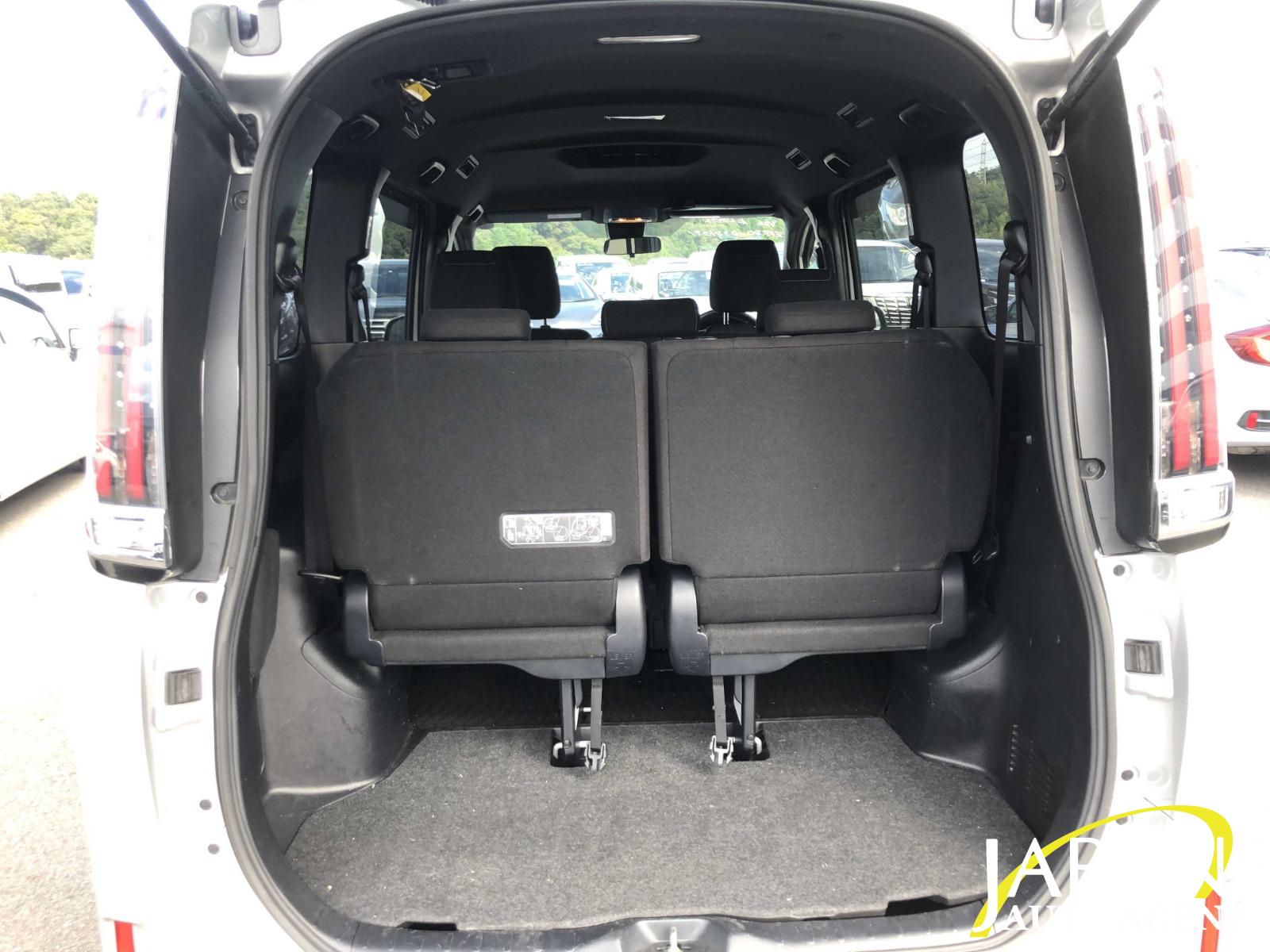 2017 TOYOTA ESQUIRE G