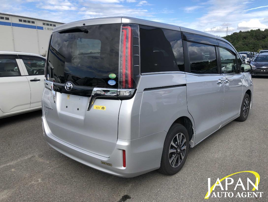 2017 TOYOTA ESQUIRE G