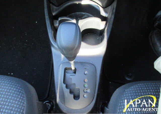 2018 TOYOTA VITZ F