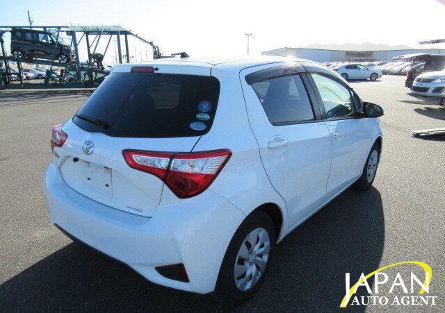 2018 TOYOTA VITZ F