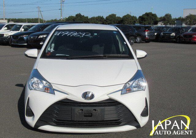 2018 TOYOTA VITZ F