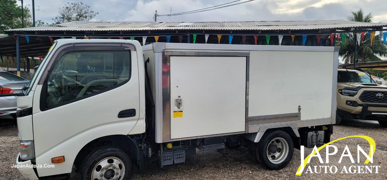 2014 TOYOTA DYNA TRUCK