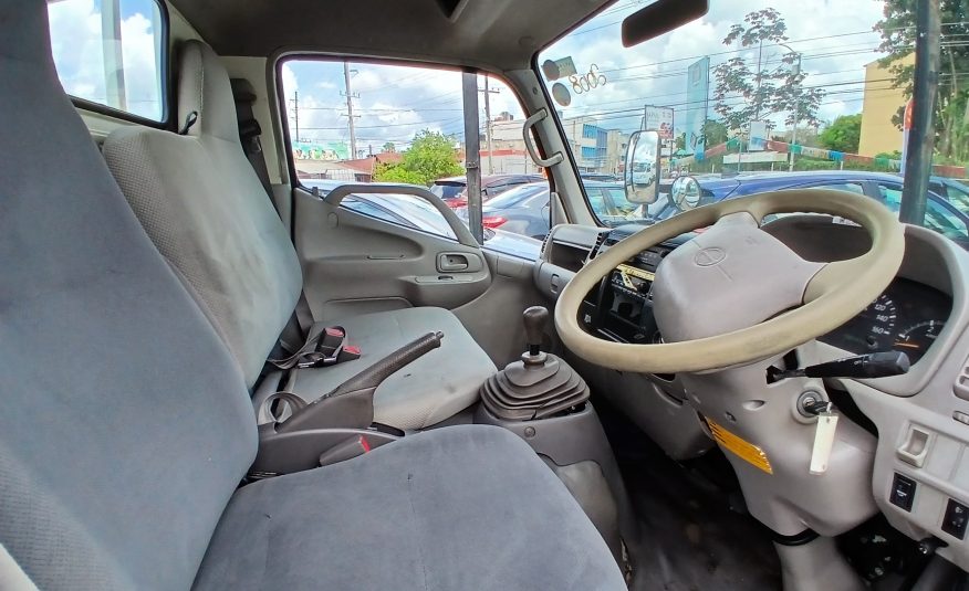 2008 Hino Dutro