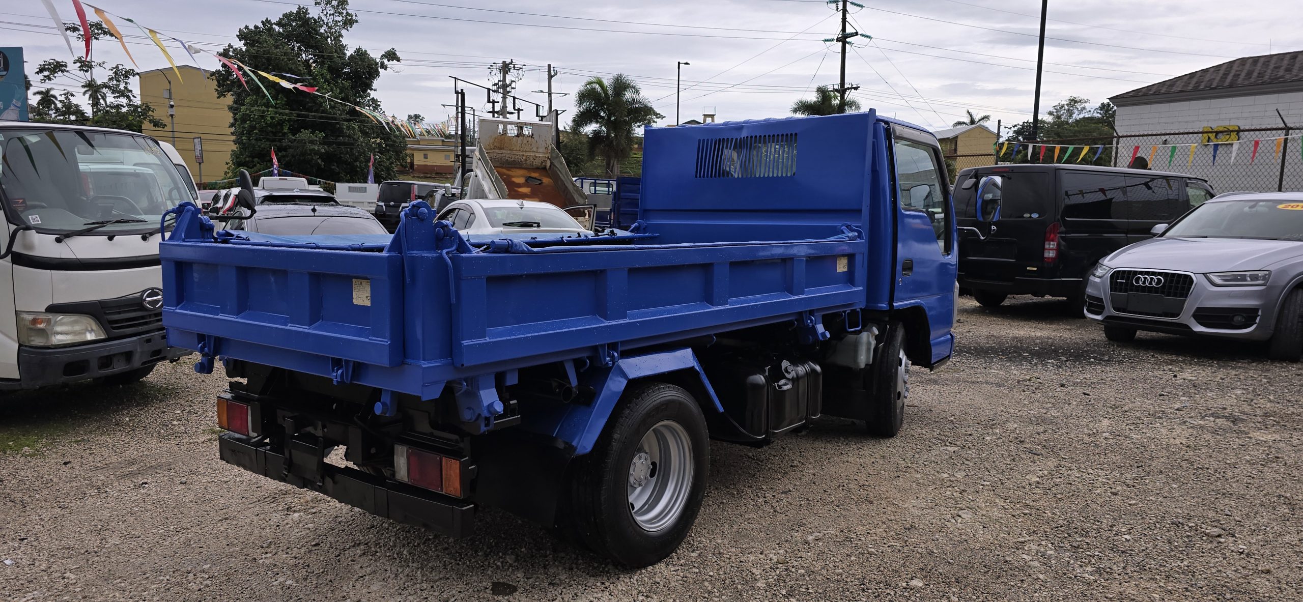2008 Isuzu Elf Dump Truck