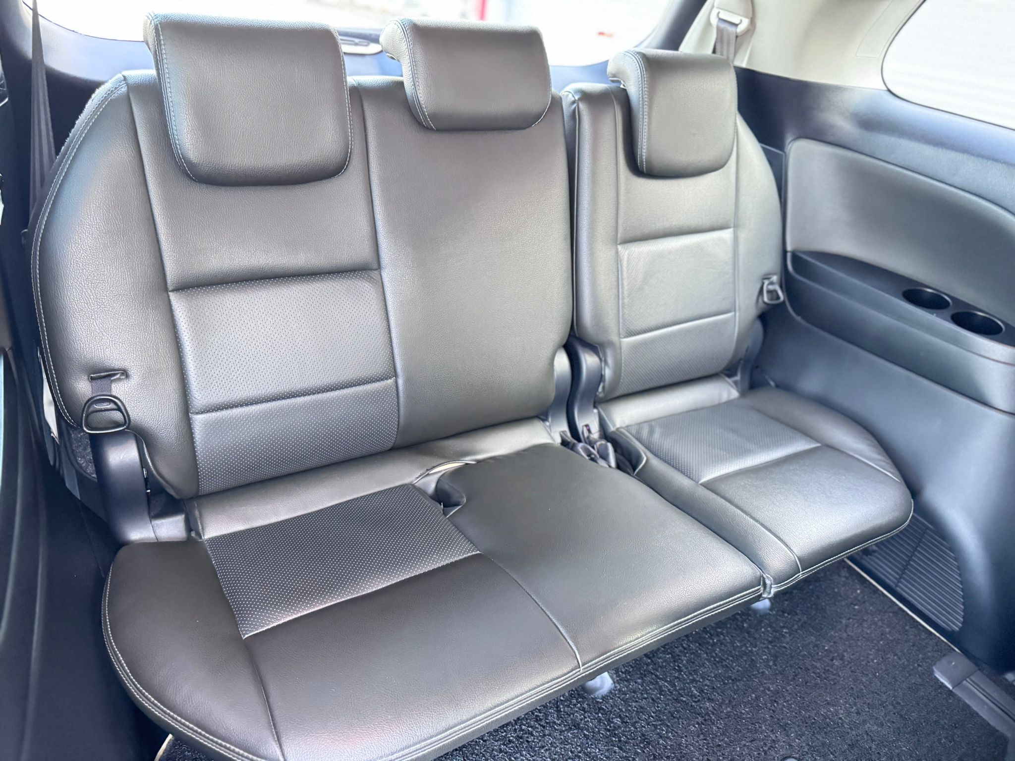 2015 Toyota Estima G