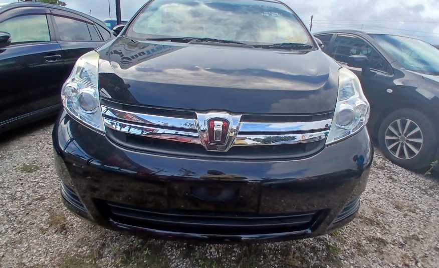2016 Toyota Isis