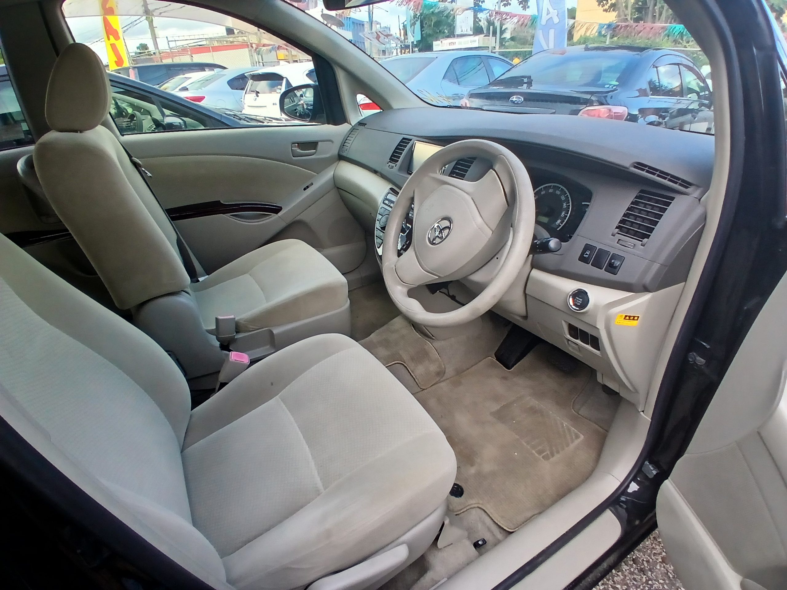 2016 Toyota Isis