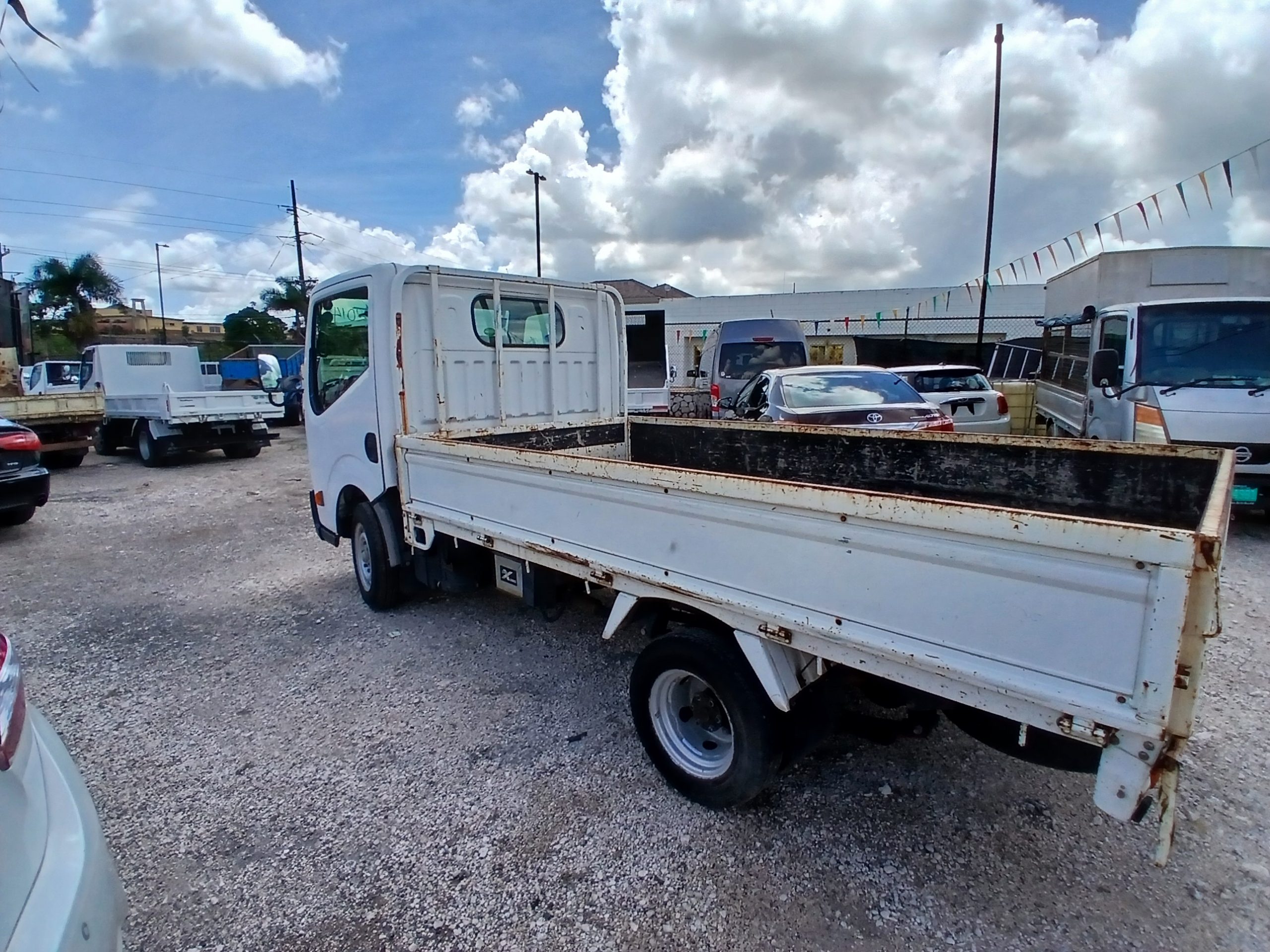 2014 Nissan Atlas Truck
