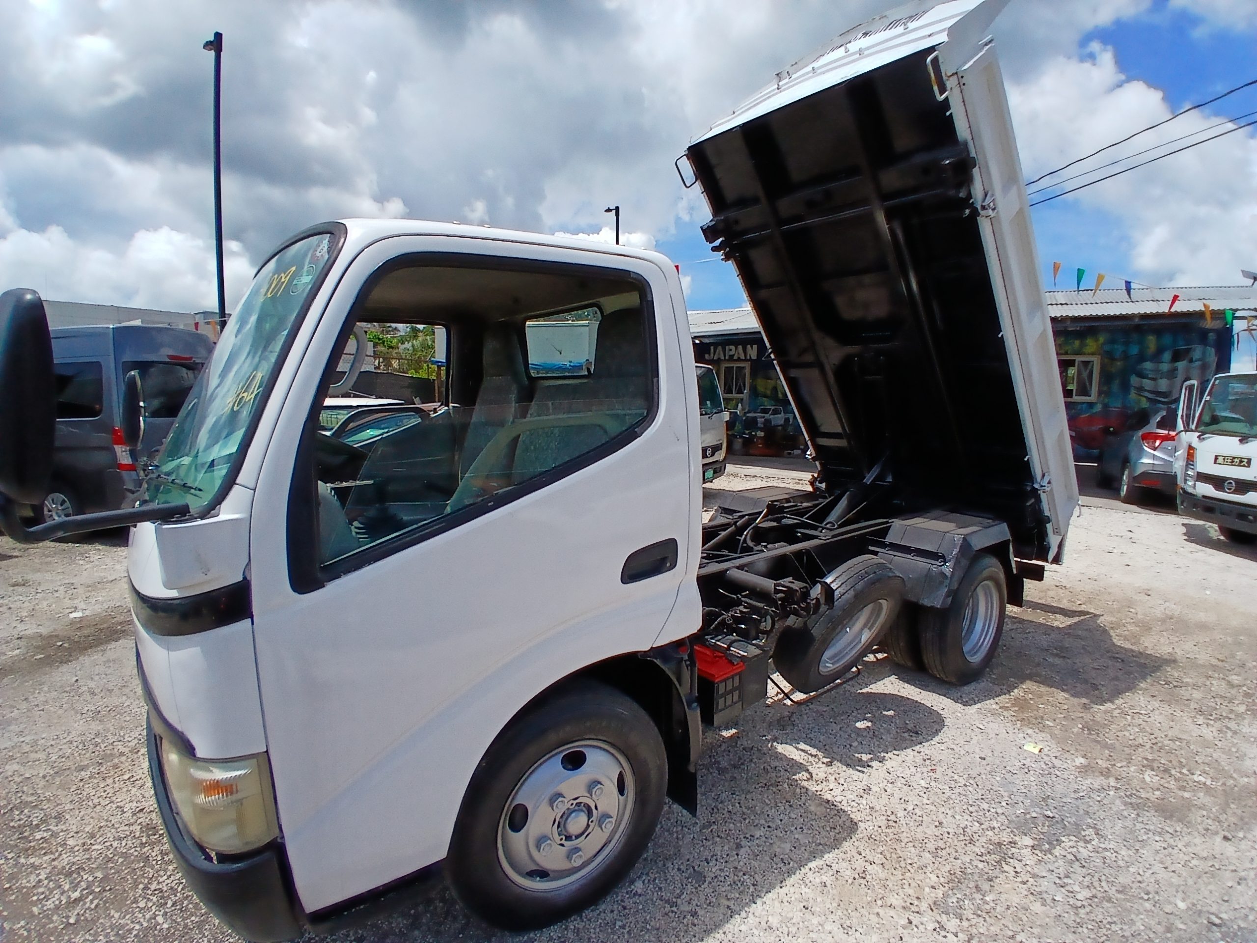 2009 Toyota Dyna 3 Way Tipper Truck
