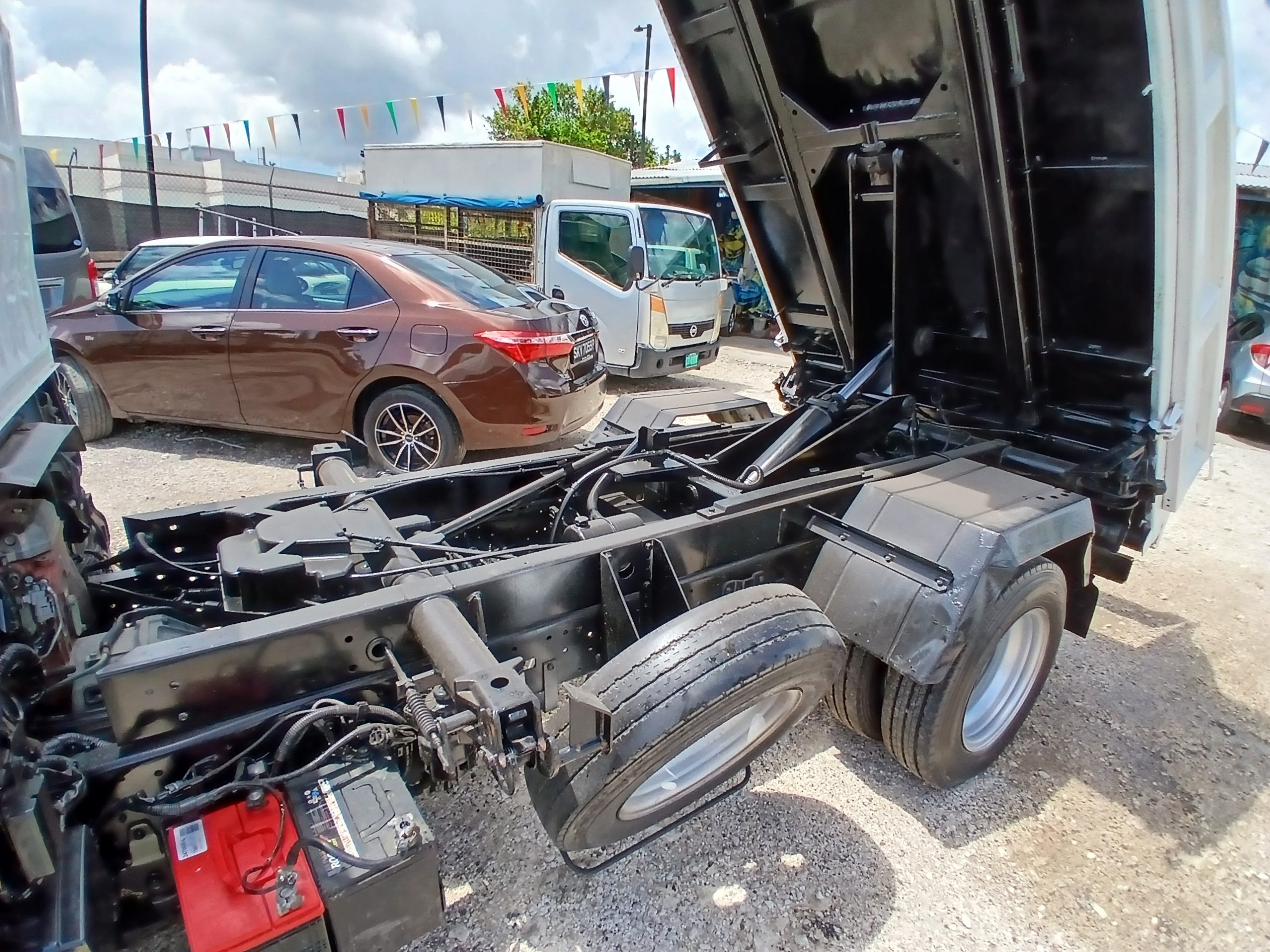 2009 Toyota Dyna 3 Way Tipper Truck