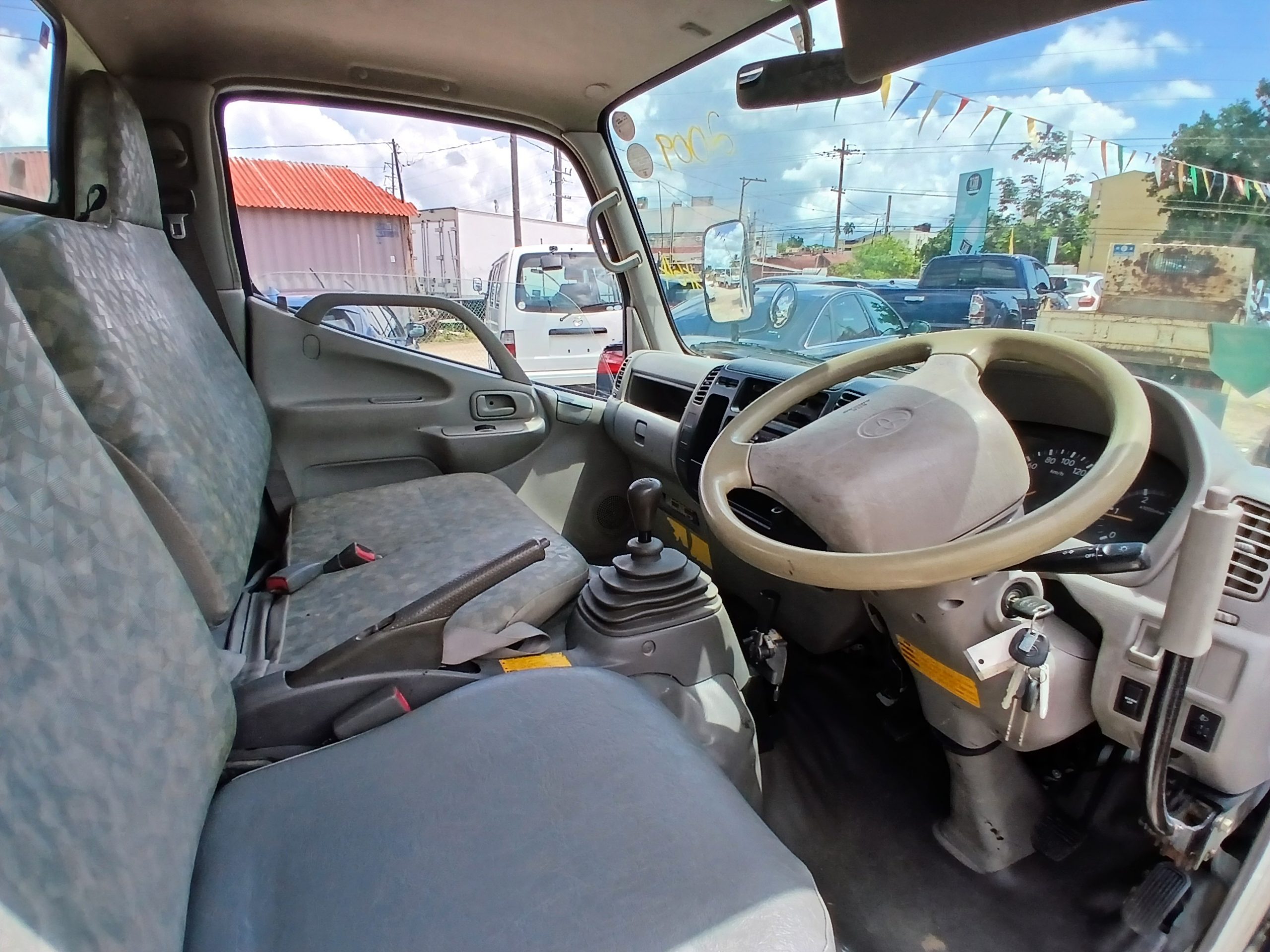 2009 Toyota Dyna 3 Way Tipper Truck