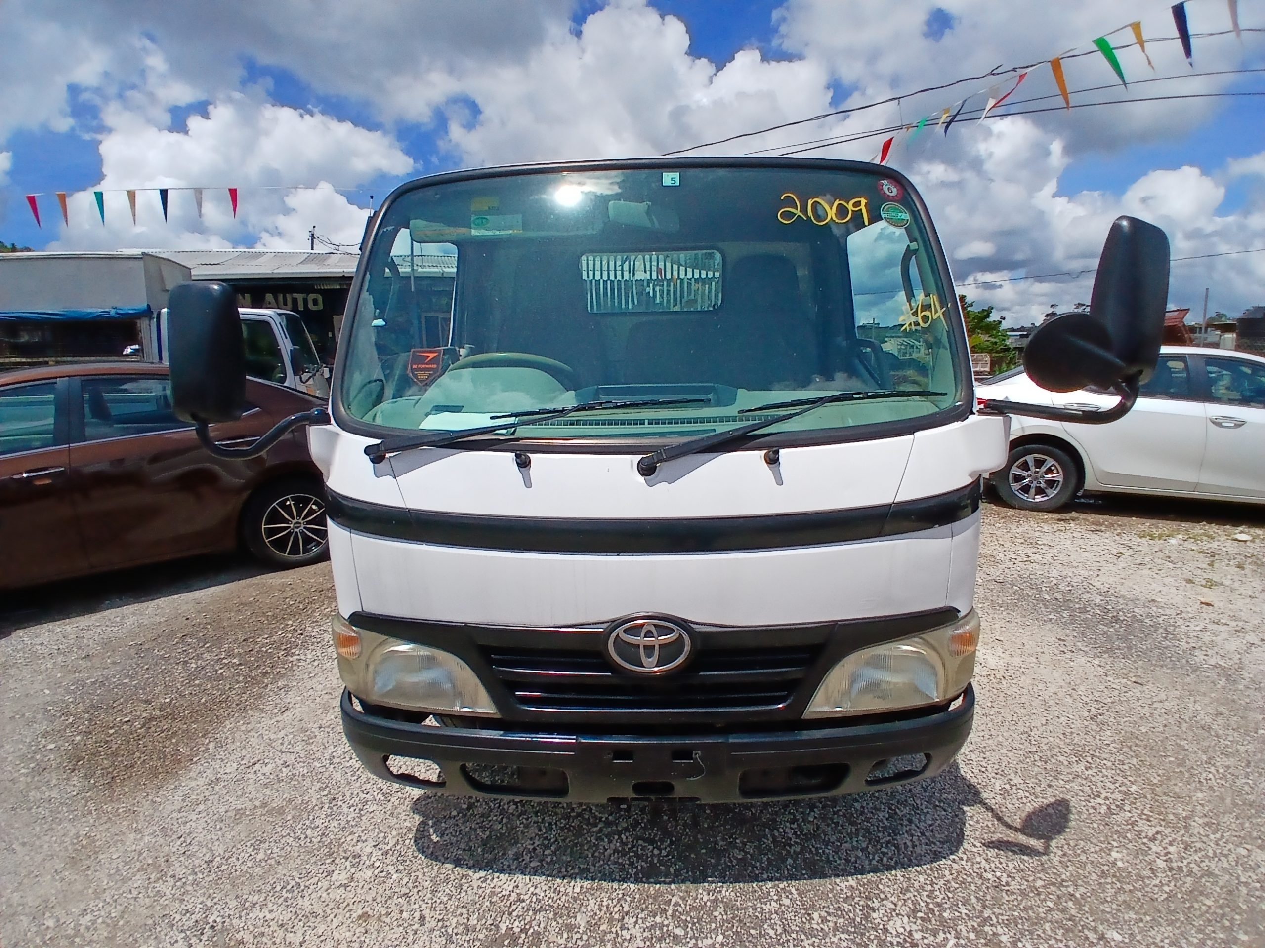 2009 Toyota Dyna 3 Way Tipper Truck