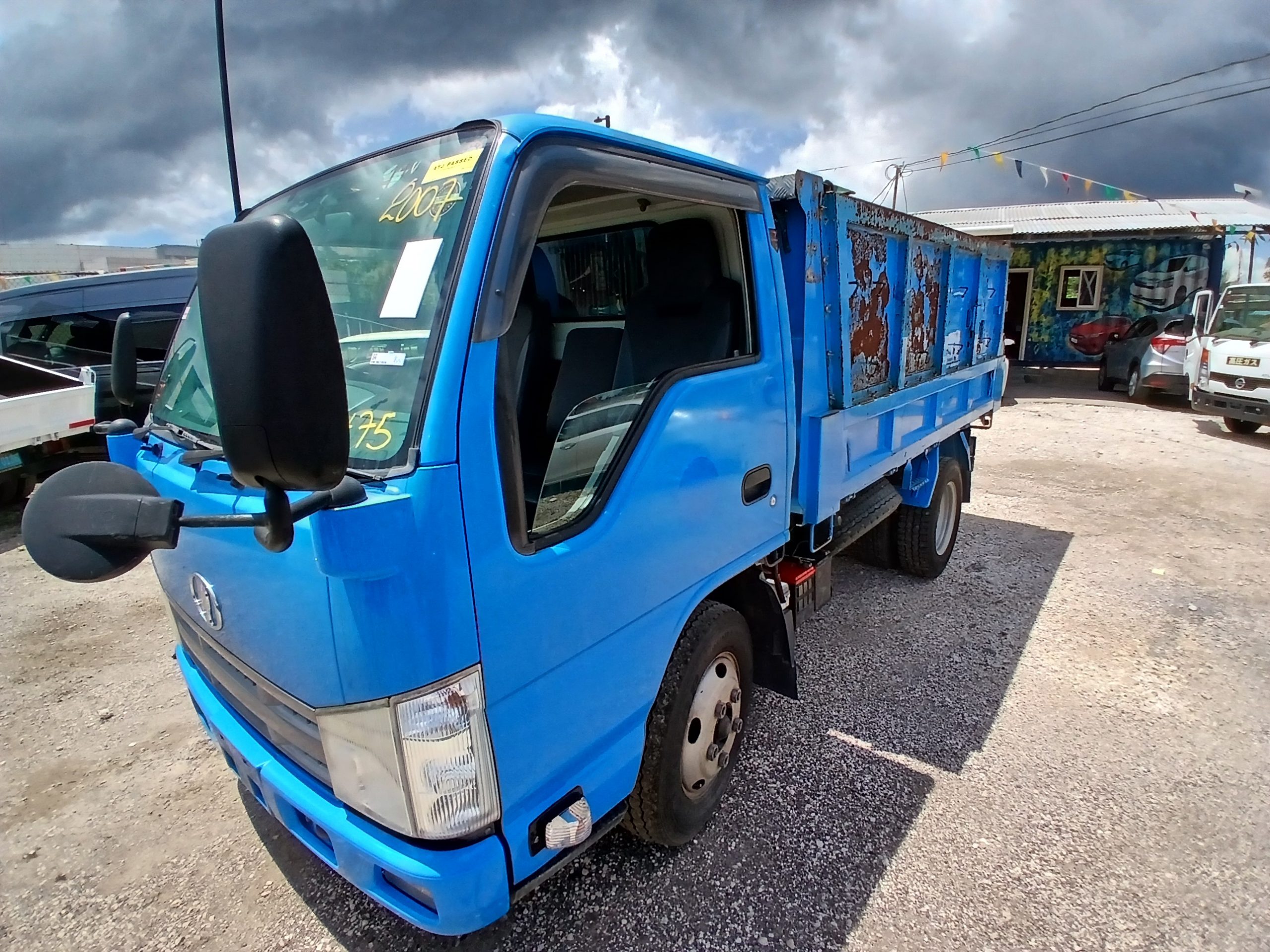 2009 Nissan Condor Rebadged Truck