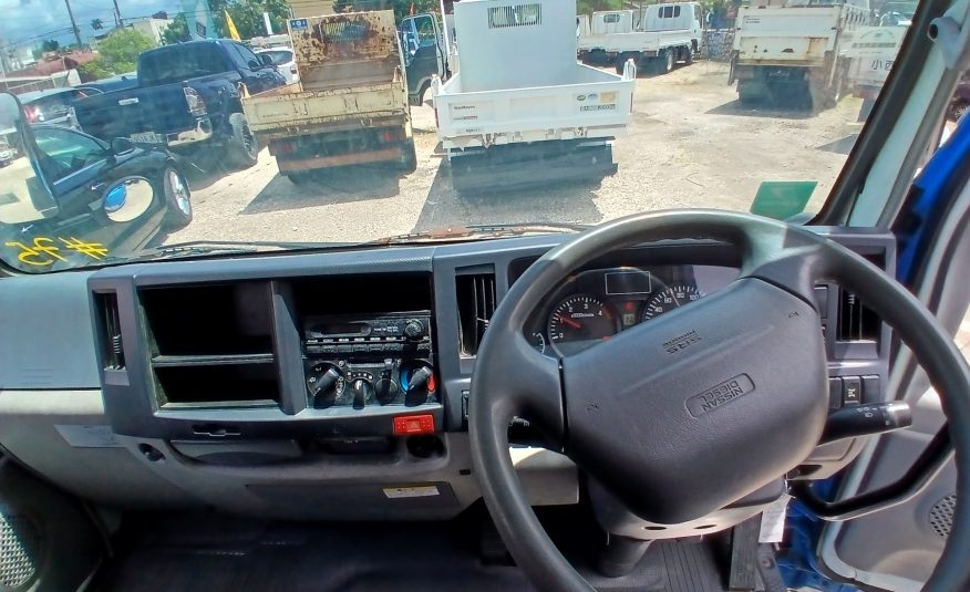 2009 Nissan Condor Rebadged Truck