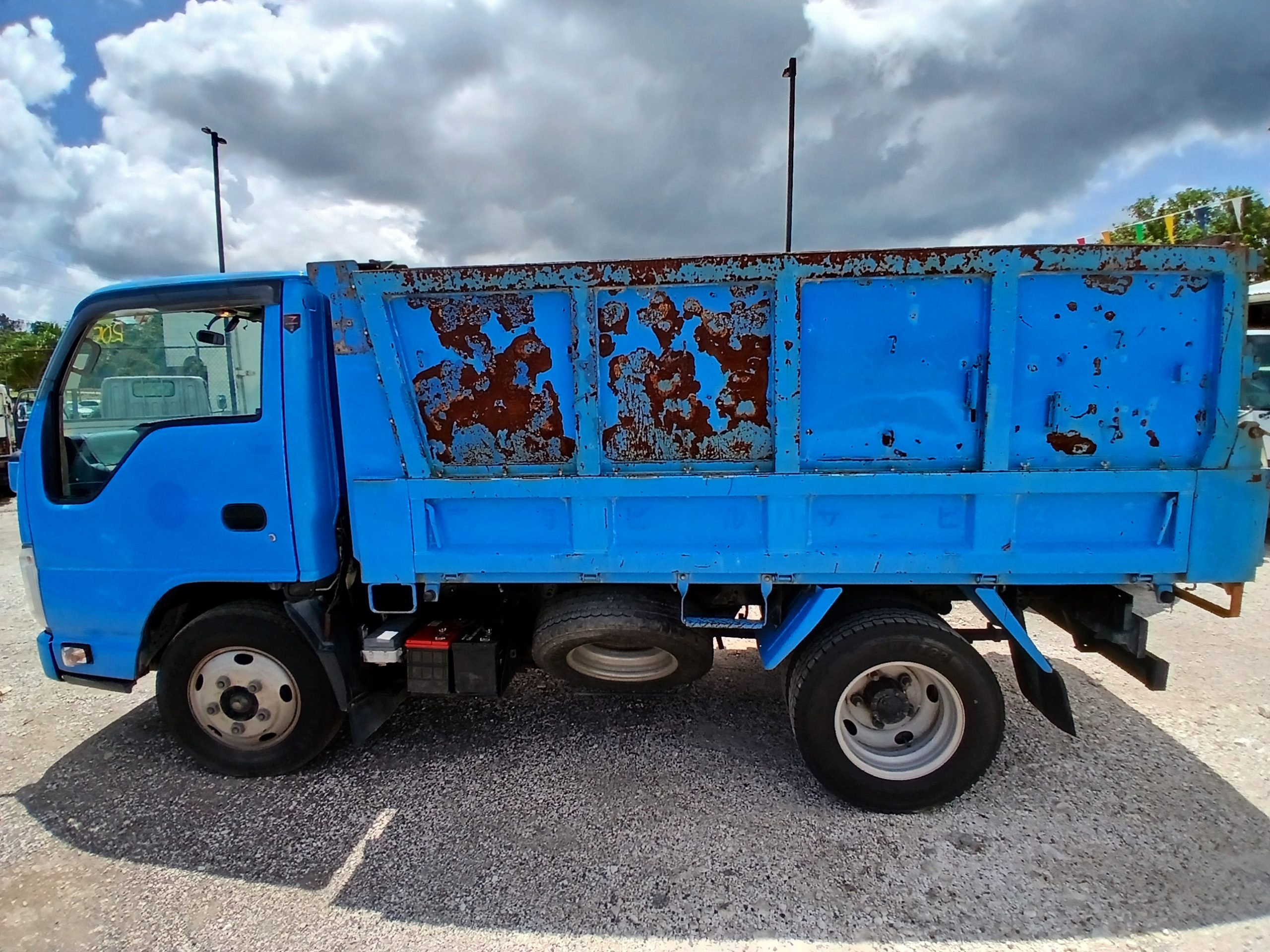 2009 Nissan Condor Rebadged Truck