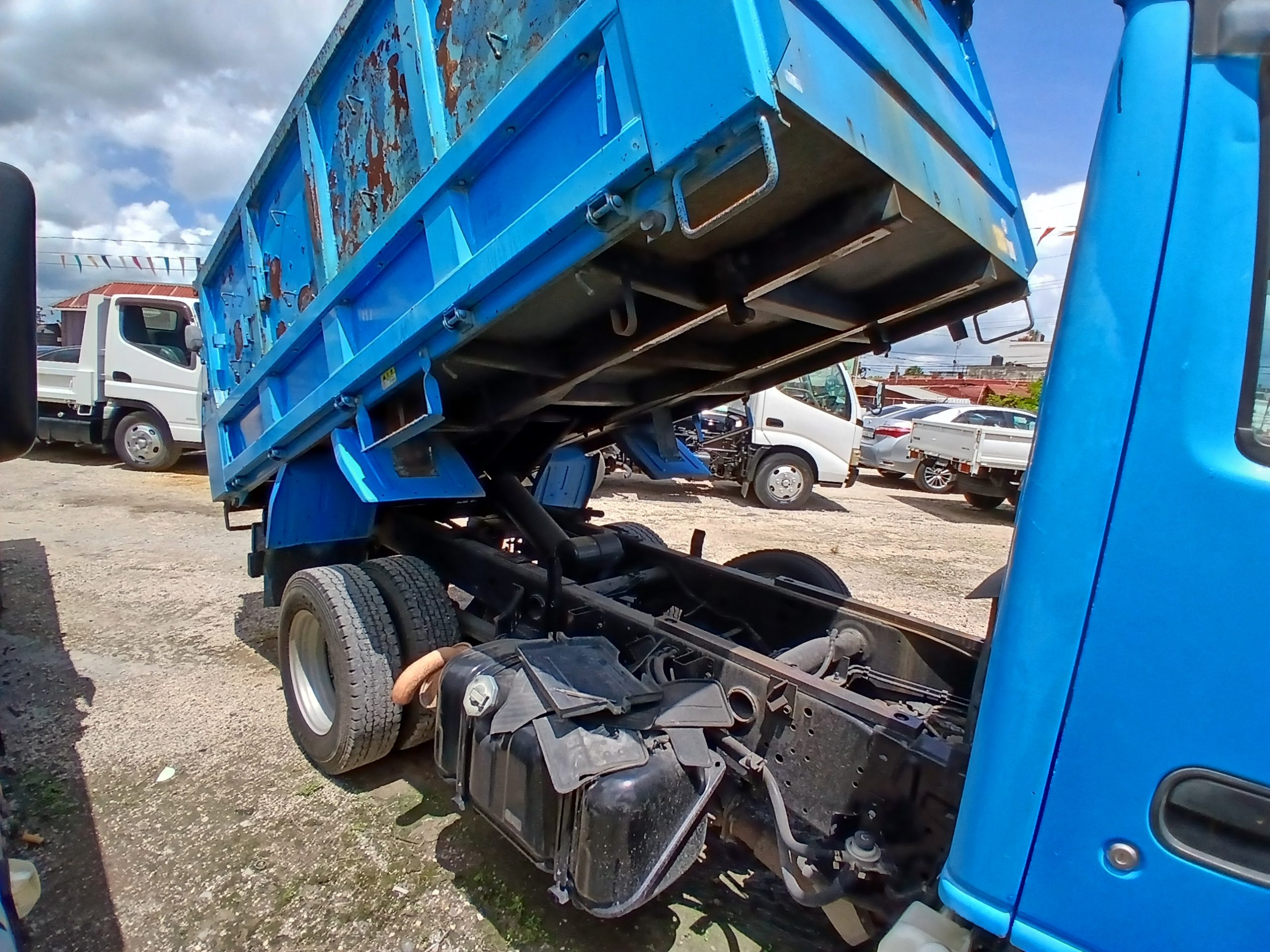 2009 Nissan Condor Rebadged Truck
