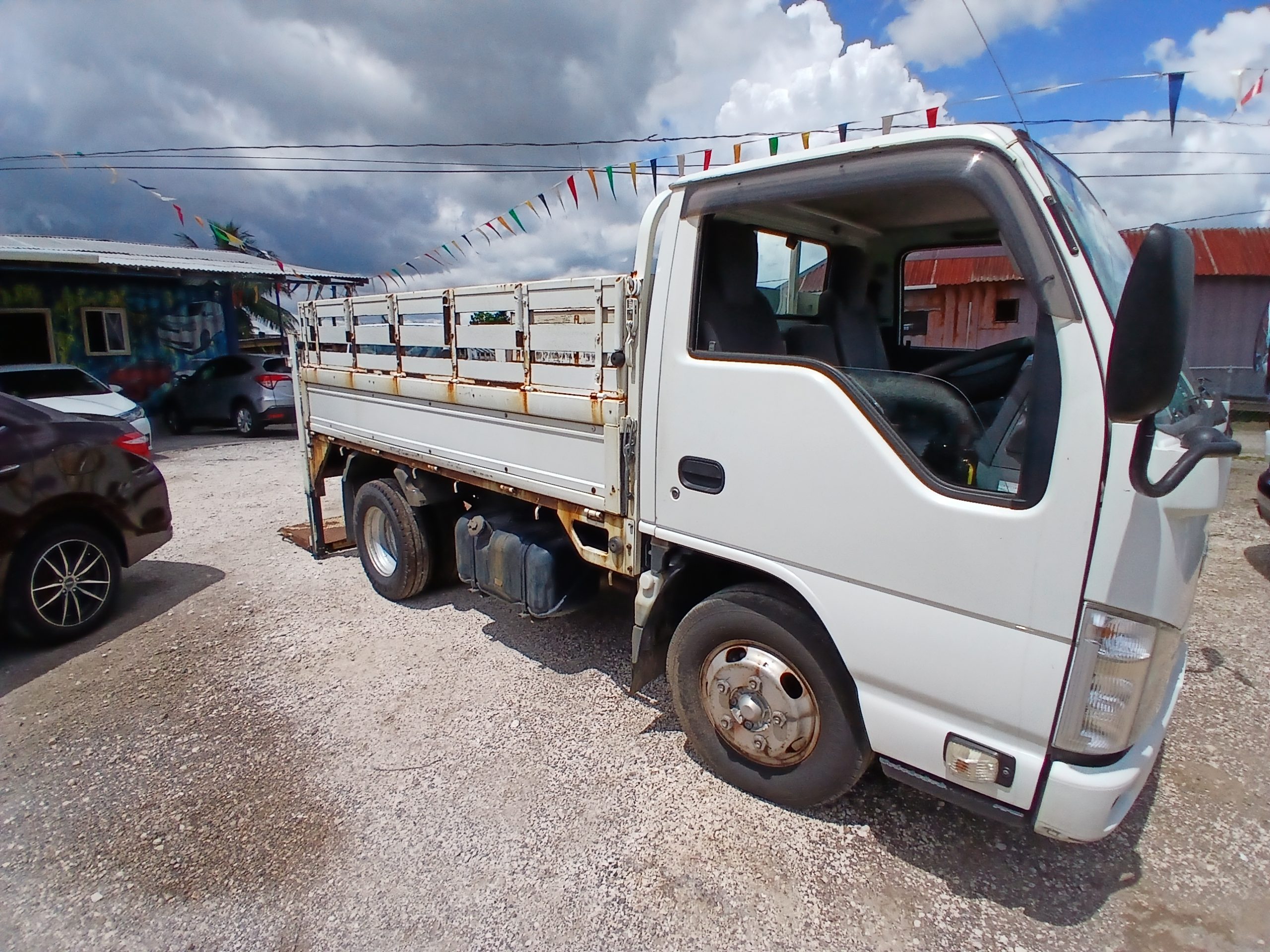 2016 Isuzu Elf Liftgate Truck