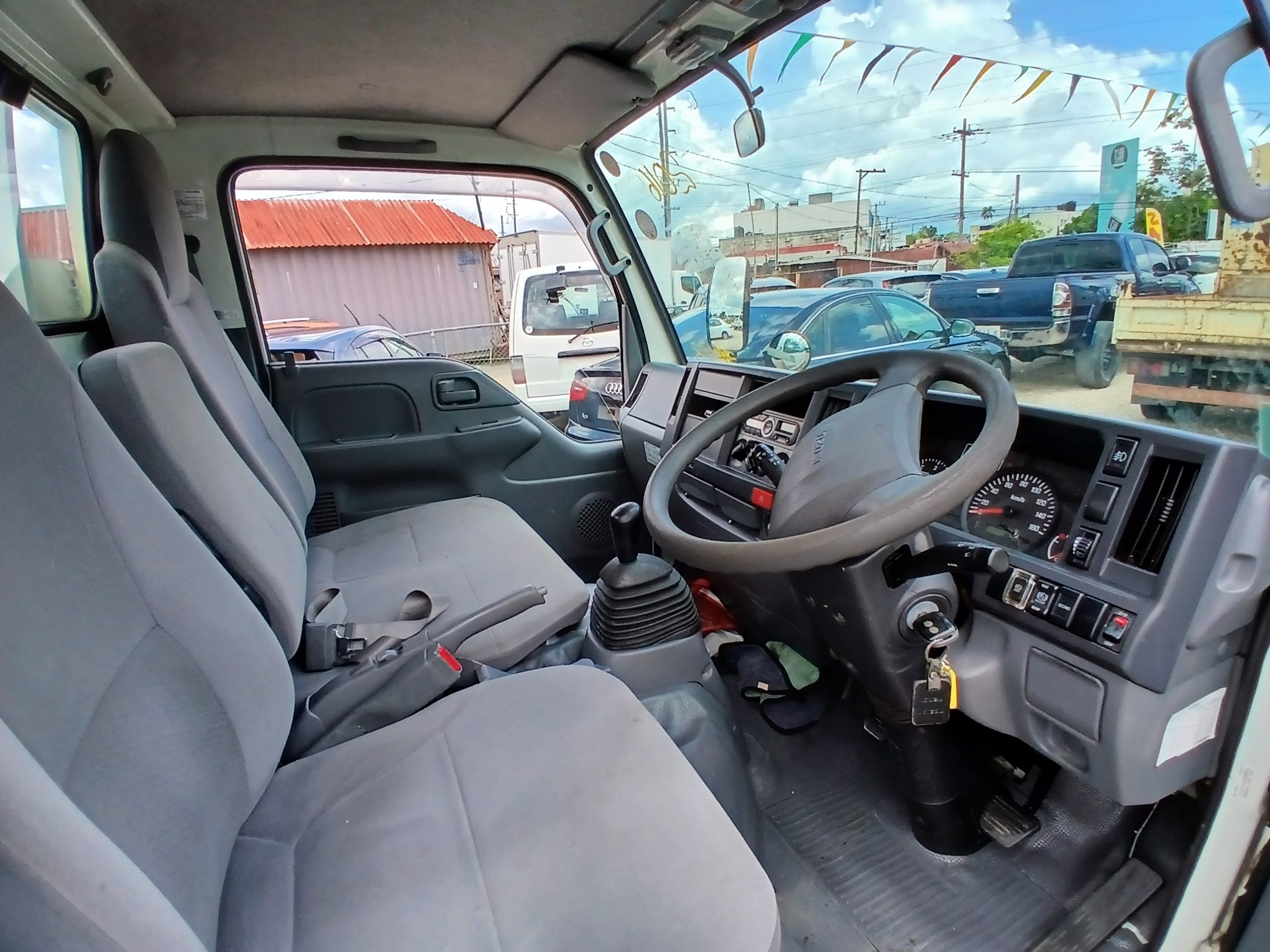 2016 Isuzu Elf Liftgate Truck