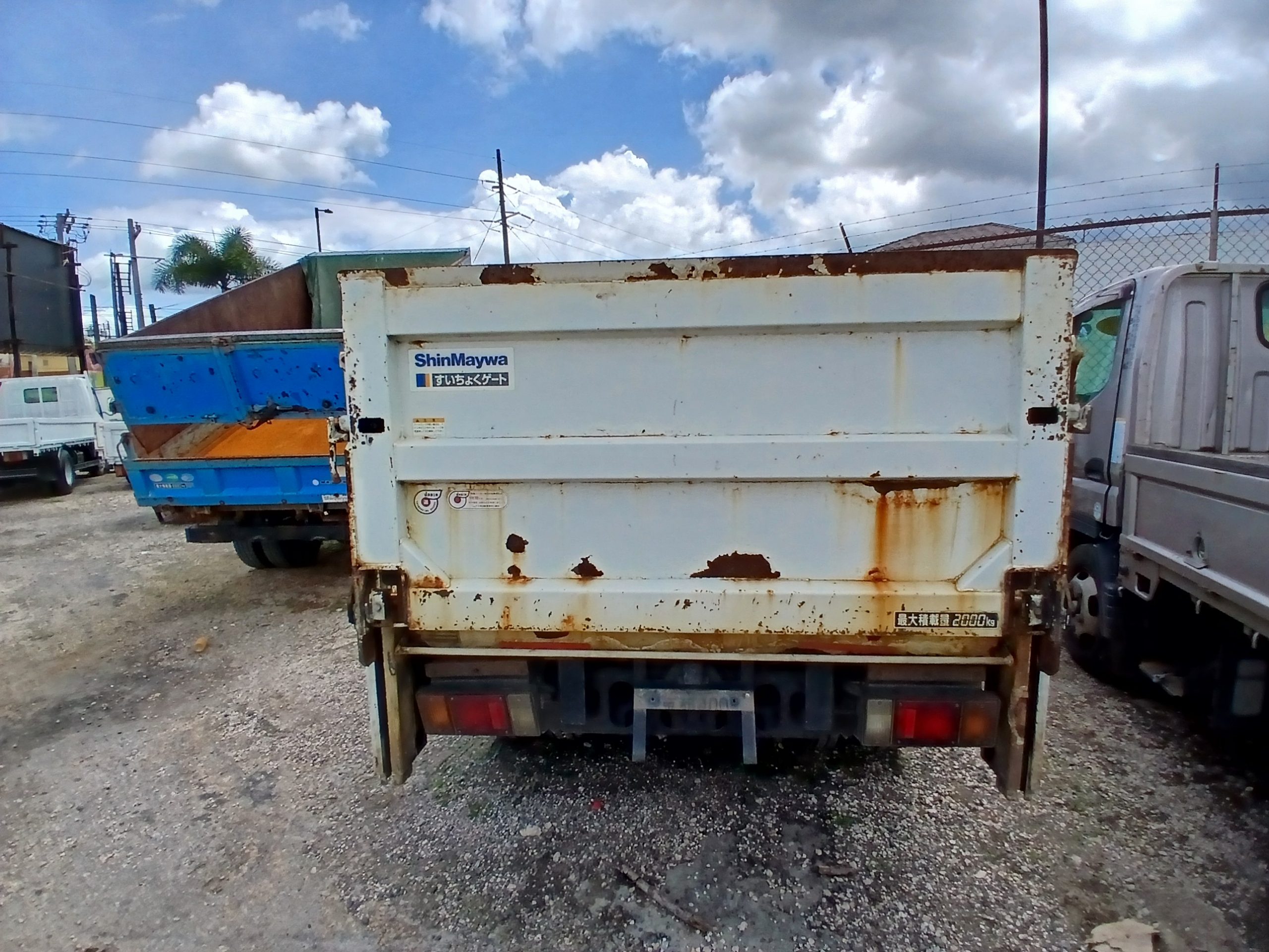 2016 Isuzu Elf Liftgate Truck
