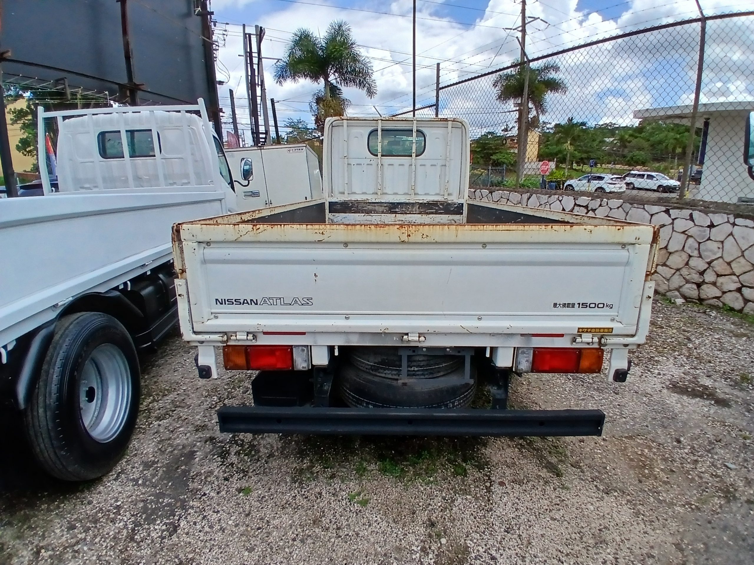 2014 Nissan Atlas Truck
