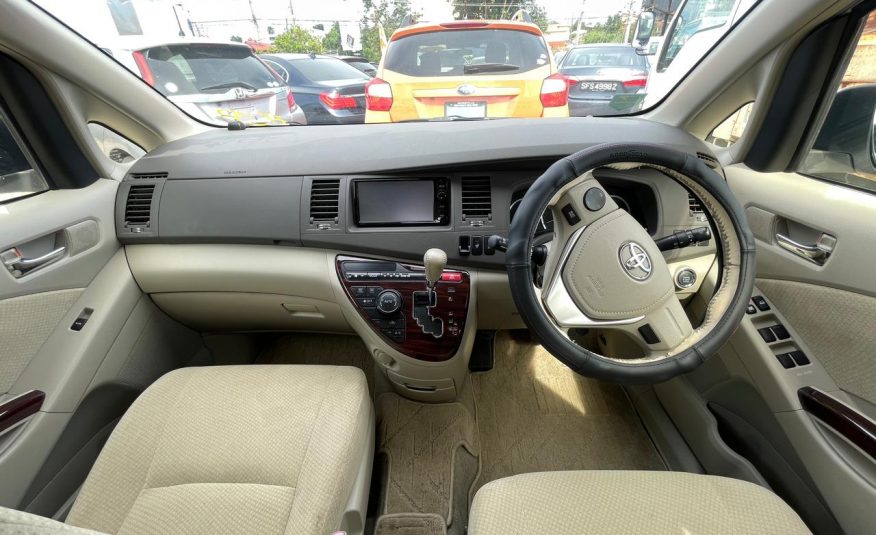 2015 Toyota Isis