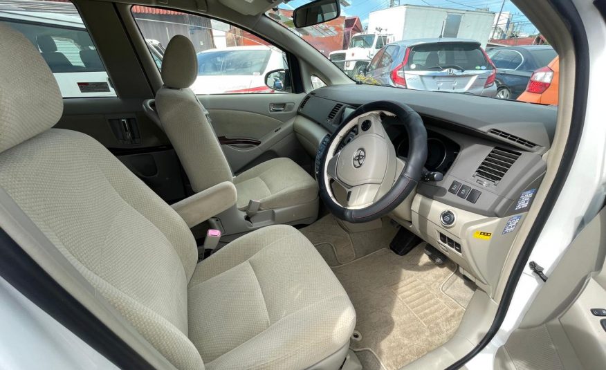 2015 Toyota Isis