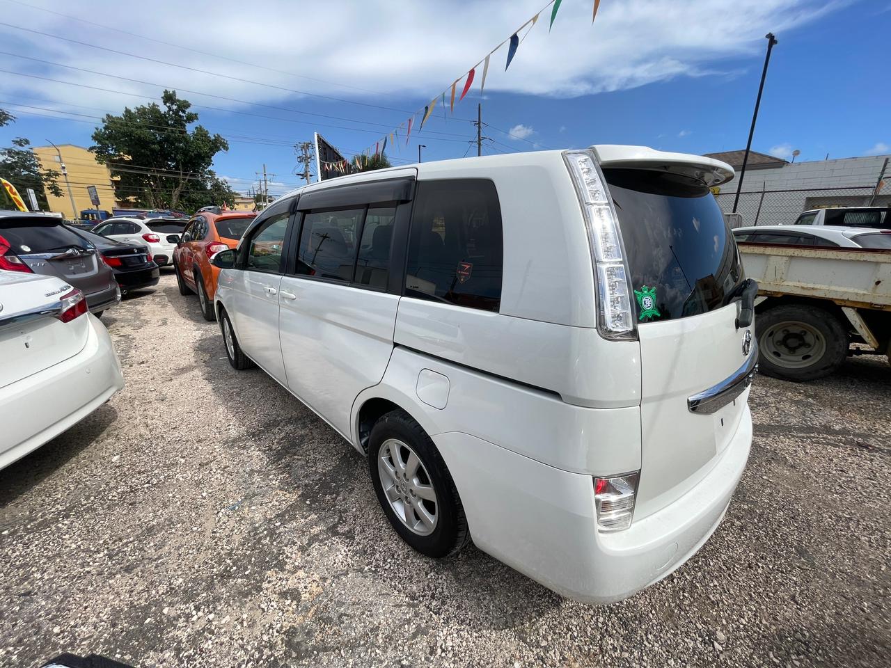 2015 Toyota Isis