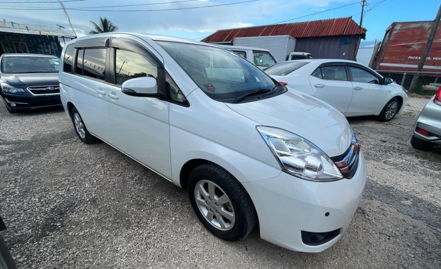 2015 Toyota Isis