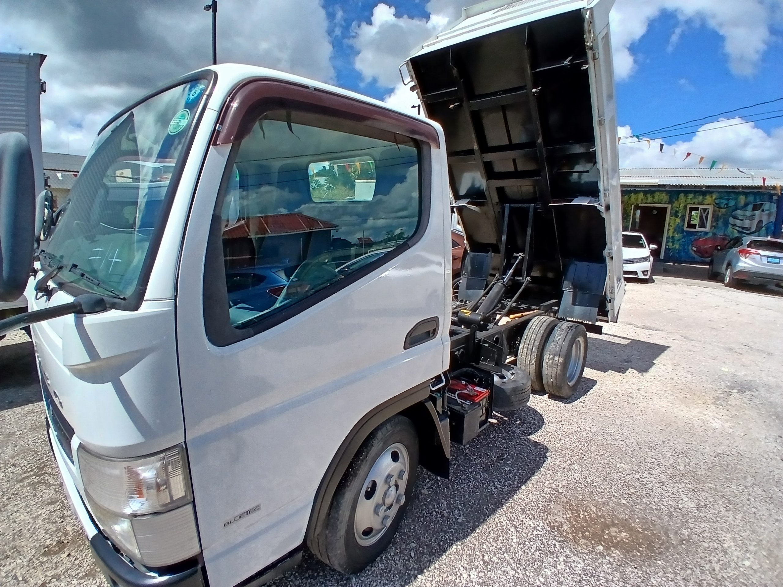 2014 Mitsubishi Canter