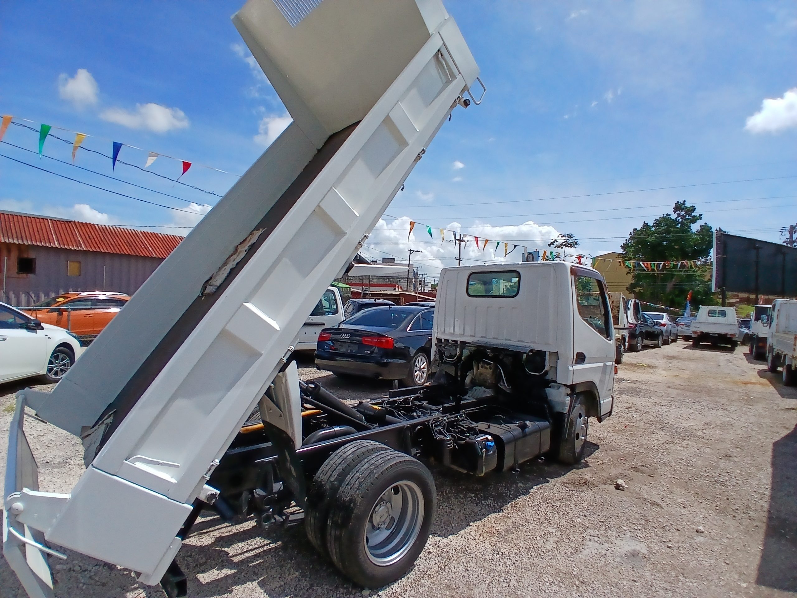 2014 Mitsubishi Canter
