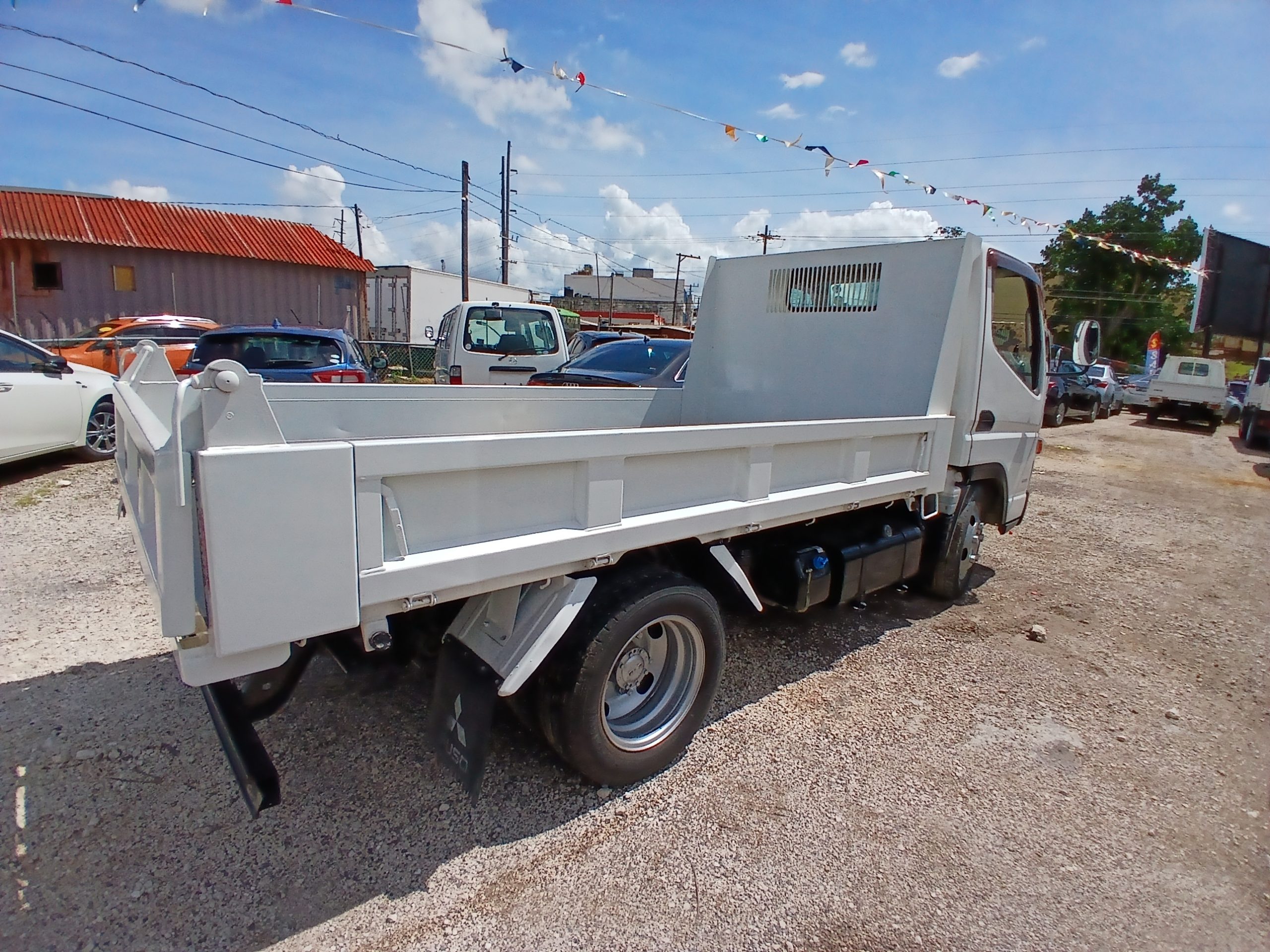 2014 Mitsubishi Canter