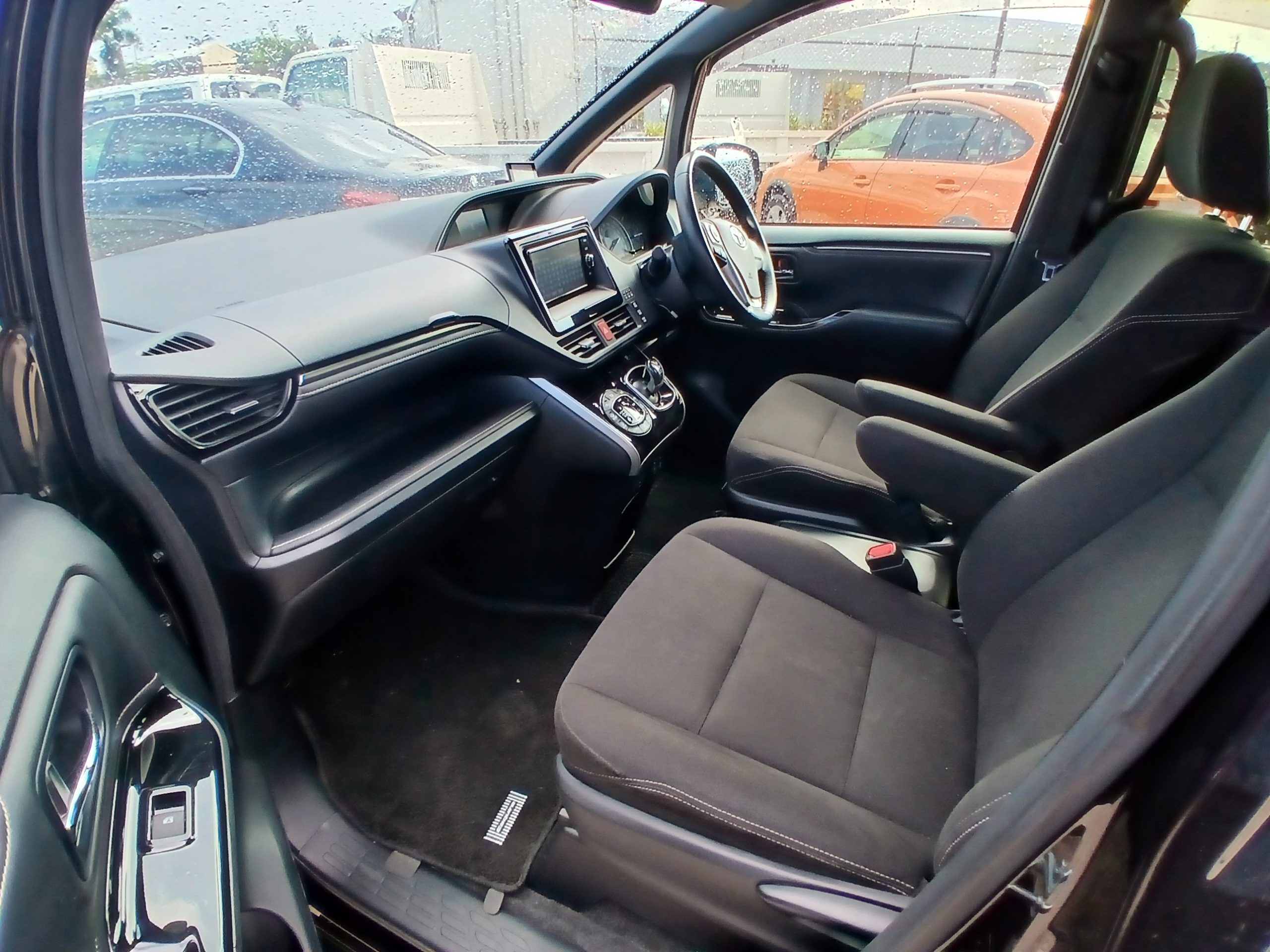 2017 Toyota Esquire Hybrid