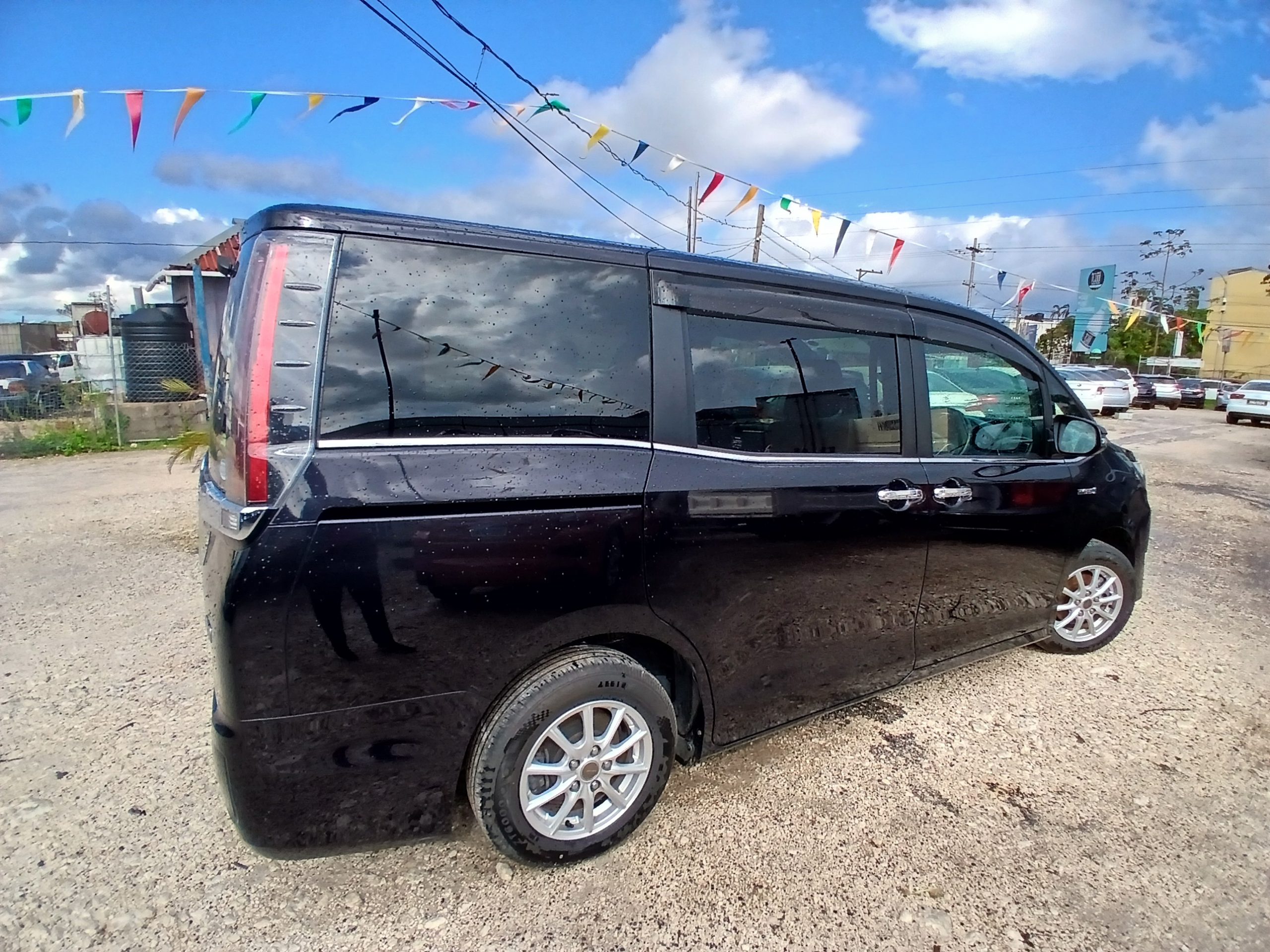 2017 Toyota Esquire Hybrid