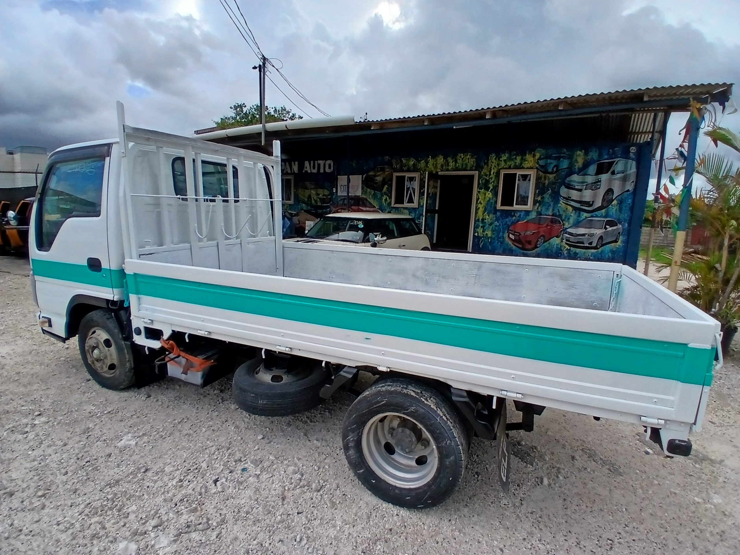 2015 Isuzu Elf Dropside Truck