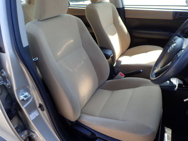 2015 Toyota Corolla Axio Hybrid