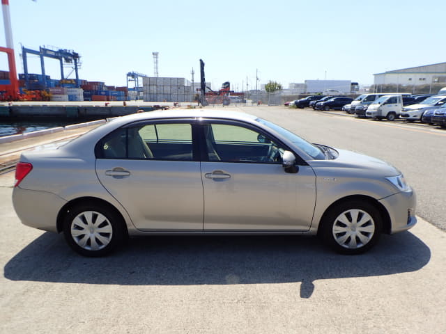 2015 Toyota Corolla Axio Hybrid