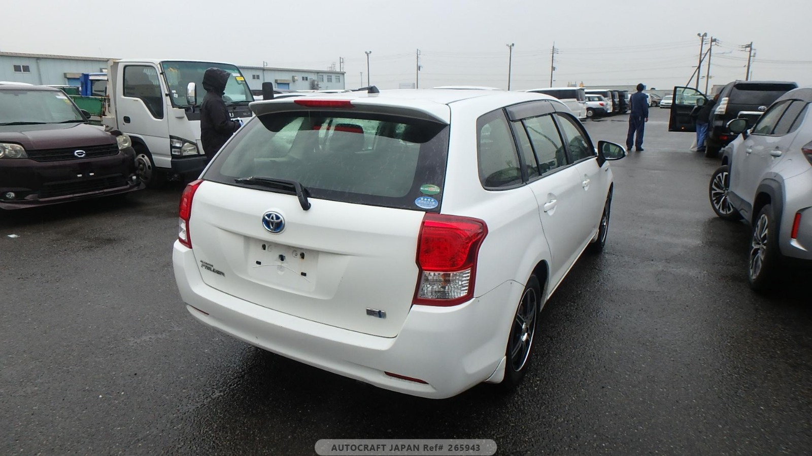 2015 Corolla Fielder Hybrid