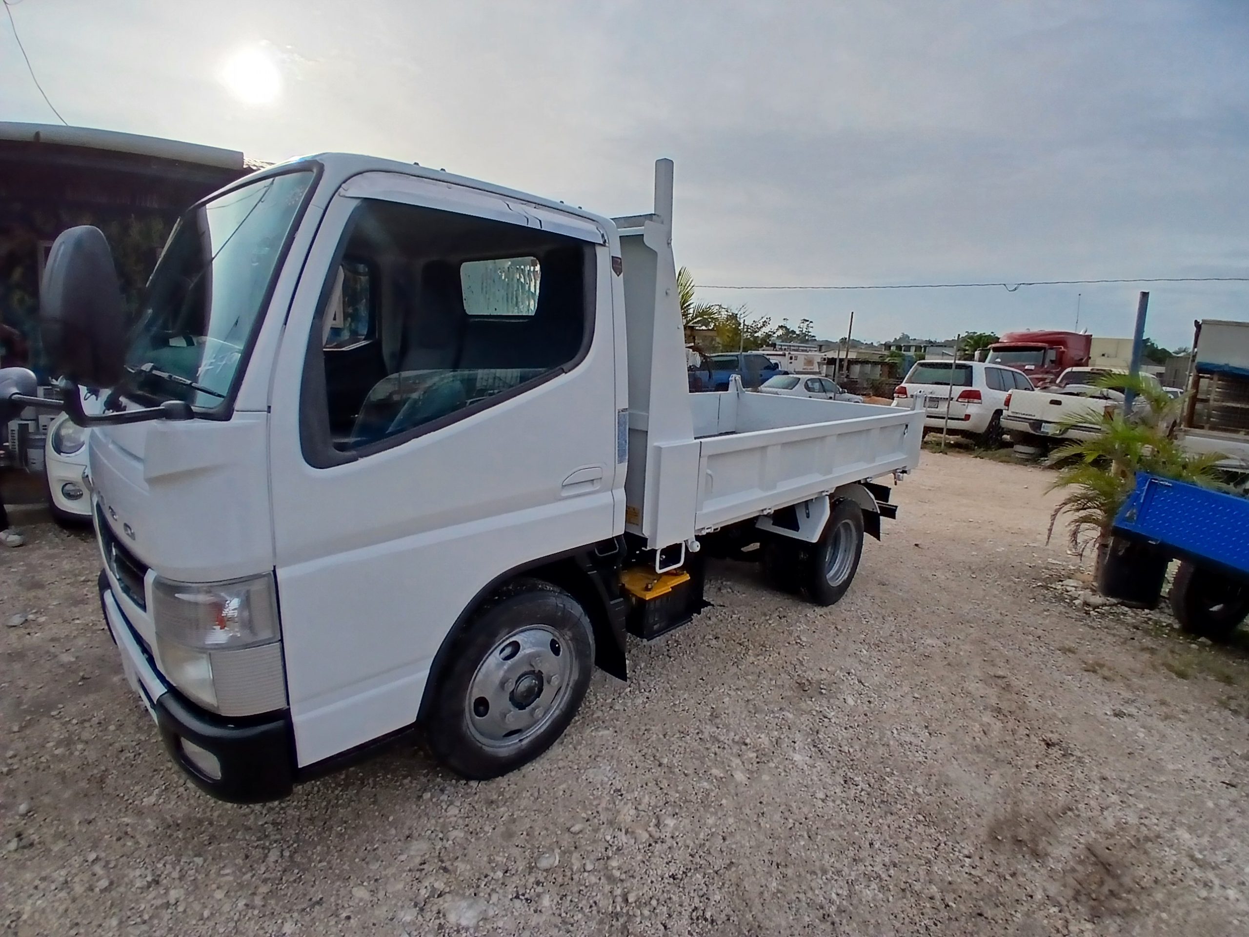2014 Mitsubishi Canter Tipper Truck