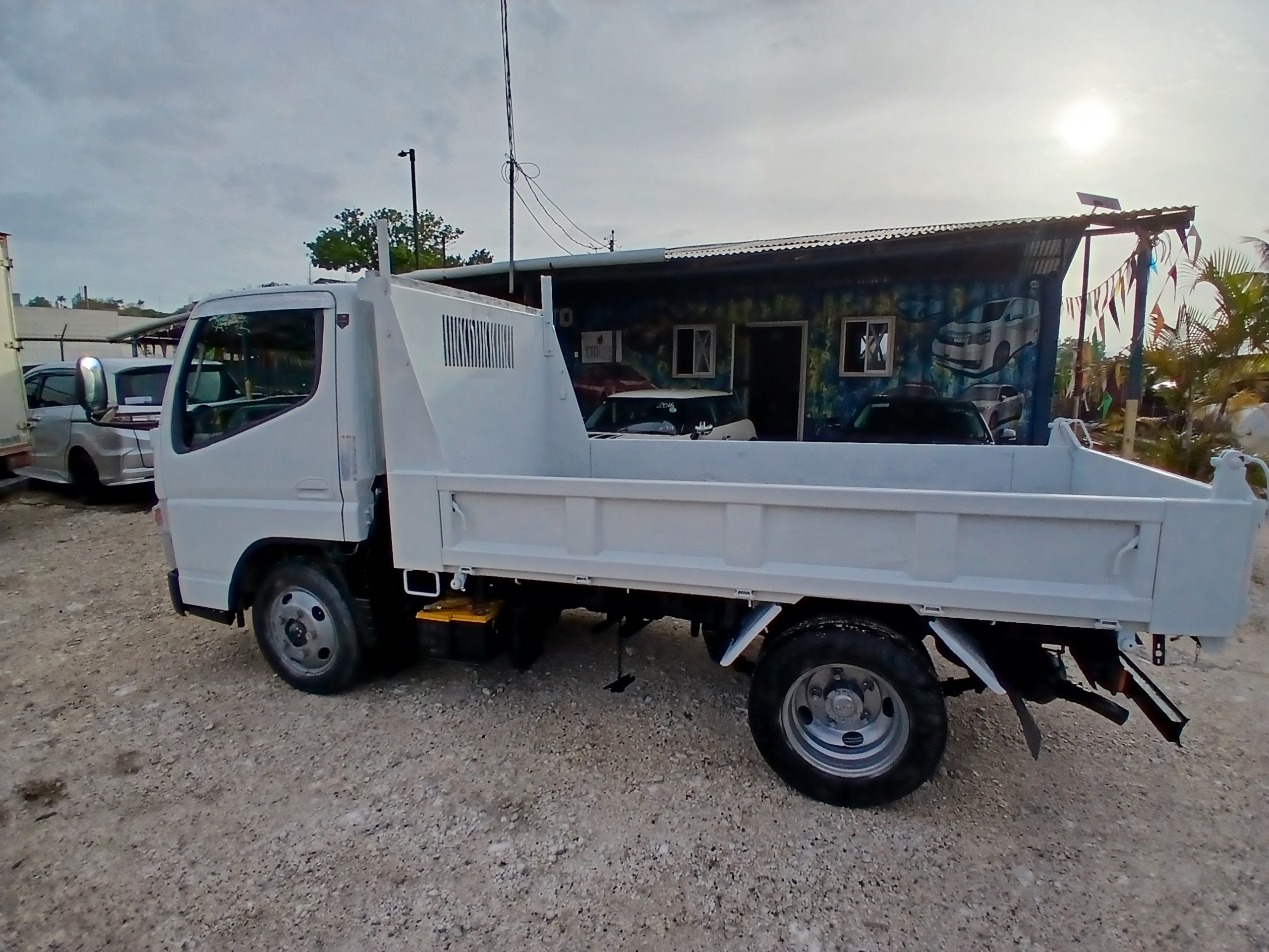 2014 Mitsubishi Canter Tipper Truck