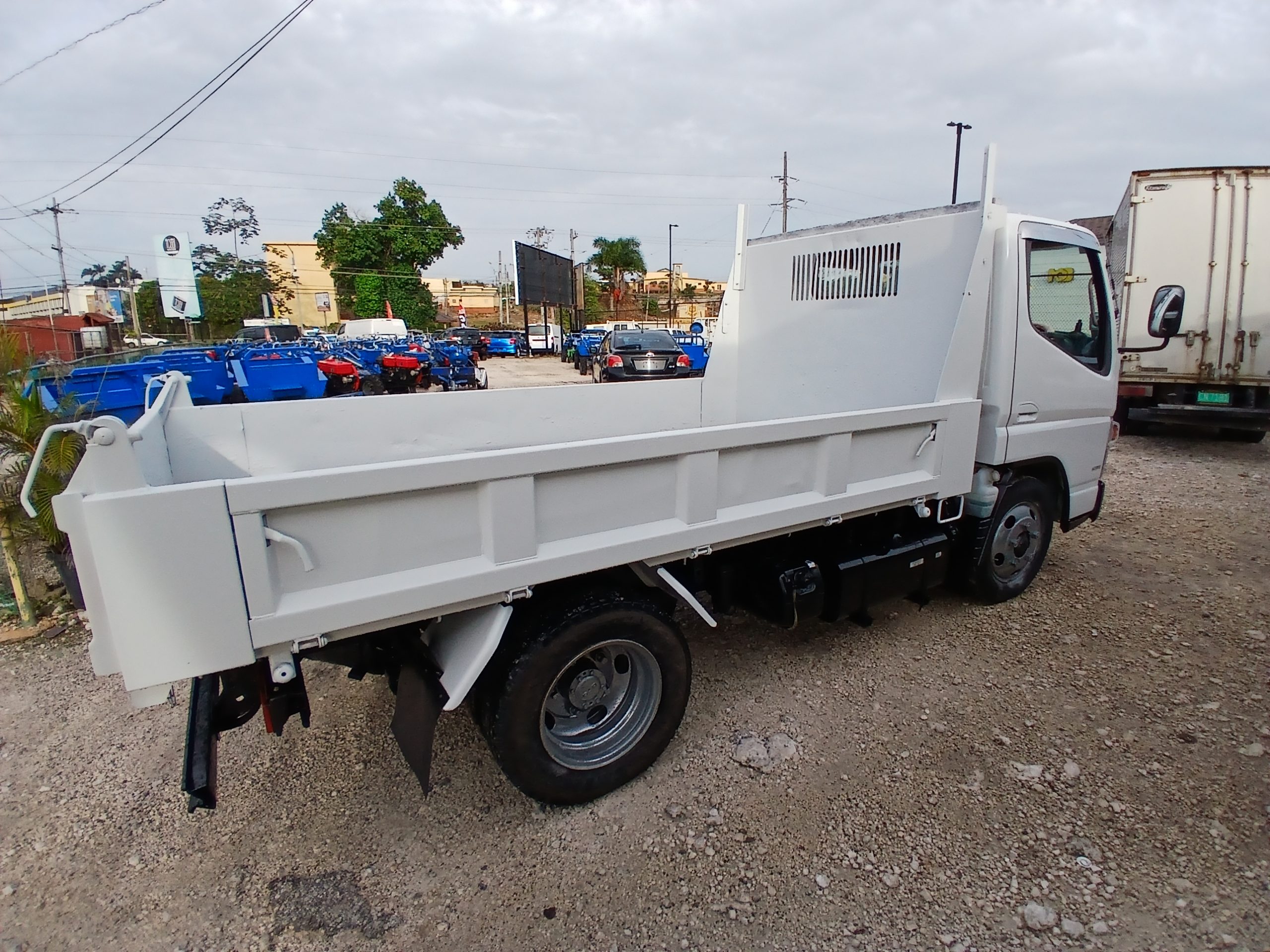 2014 Mitsubishi Canter Tipper Truck