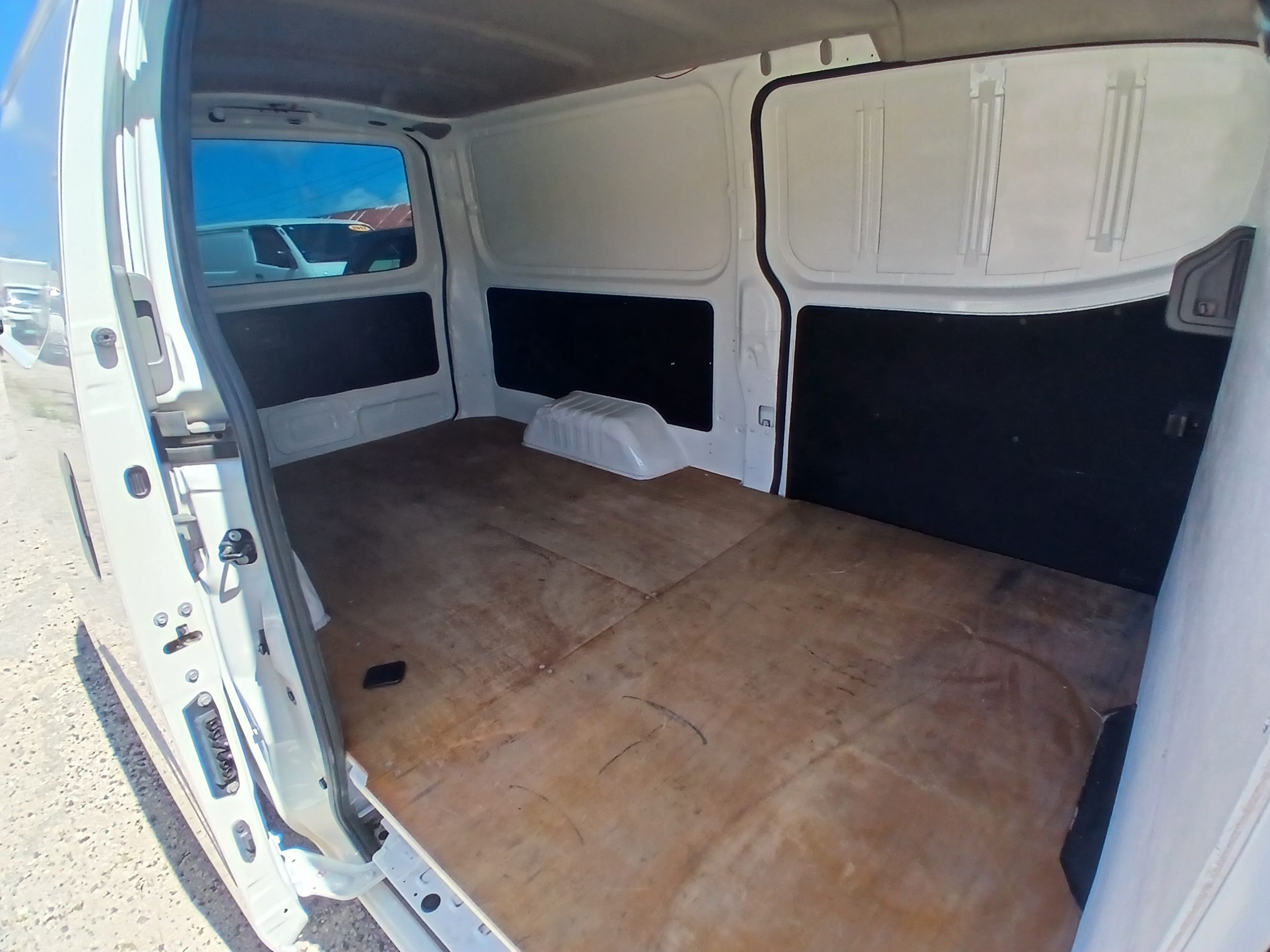 2015 Nissan Caravan